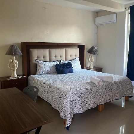 Hotel Maria Elenena El Fresno ภายนอก รูปภาพ